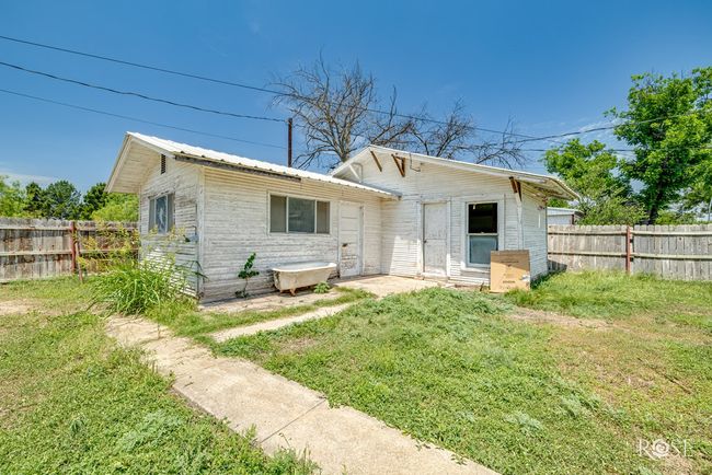 804 S Concho Ave, House other with 4 bedrooms, 2 bathrooms and 2 parking in Sonora TX | Image 26