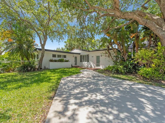 9860 Sw 140th St, House other with 4 bedrooms, 3 bathrooms and null parking in Miami FL | Image 1