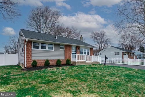 3301 Glenrose Ave, BRISTOL, PA, 19007-6514 | Card Image