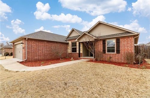 6082 Cord Ave, Springdale, AR, 72762-1813 | Card Image