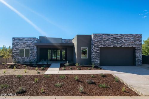 130 Regan Rd, Sedona, AZ, 86351-7554 | Card Image