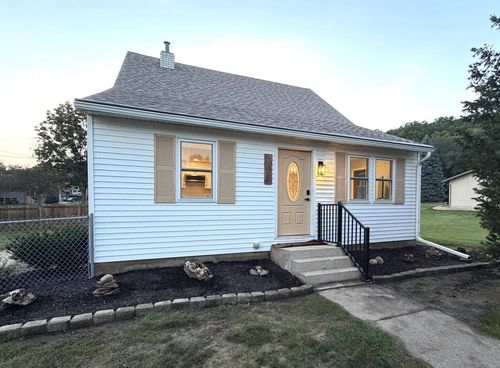 727 7th Street S, La Crescent, MN, 55947 | Card Image