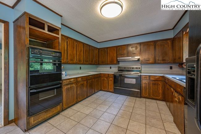 835 Ridge Rd, House other with 3 bedrooms, 3 bathrooms and null parking in Spruce Pine NC | Image 12
