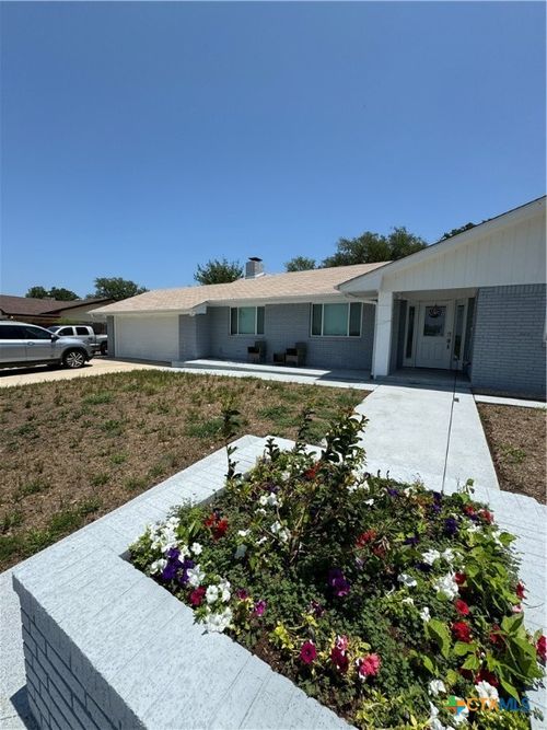 203 Roy Reynolds Dr, Harker Heights, TX, 76548-1673 | Card Image