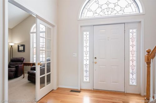 2850 Santia Dr, Troy, MI, 48085-3983 | Card Image