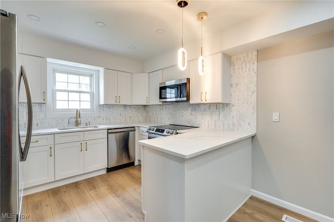 9 - 30673 Cambridge Ct E, Condo with 3 bedrooms, 2 bathrooms and null parking in Bay Village OH | Image 13