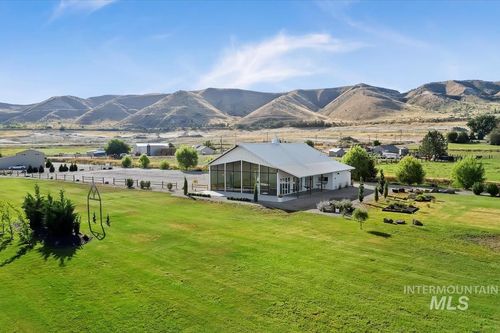 3575 Wills Rd, Emmett, ID, 83617-9440 | Card Image