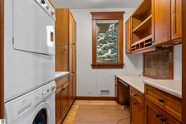 12305 3 Rd St, House other with 5 bedrooms, 4 bathrooms and null parking in Kewadin MI | Image 20