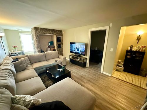 2004 Delaware St, Saginaw, MI, 48602-4931 | Card Image