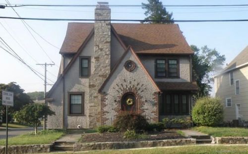 715 Wilcoxson Ave, Stratford, CT, 06614-4265 | Card Image