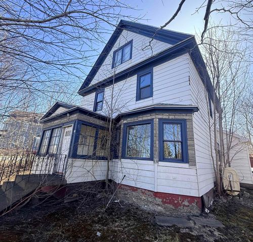 25 Queen Street, Sydney Mines, NS, B1V1L2 | Card Image