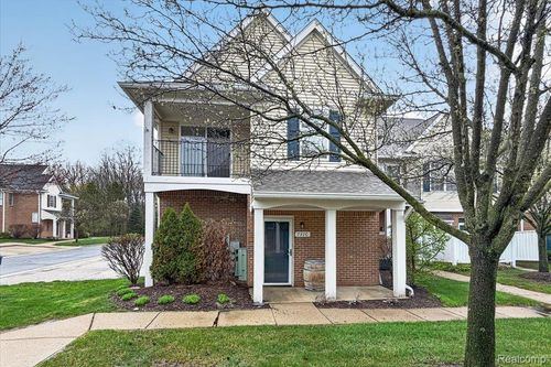 731 Amberly Dr, Waterford, MI, 48328-4926 | Card Image