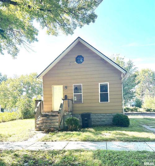 926 10th Ave, Rock Island, IL, 61201-2320 | Card Image