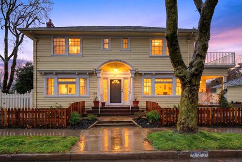 521 W Vine St, Lodi, CA, 95240-5235 | Card Image