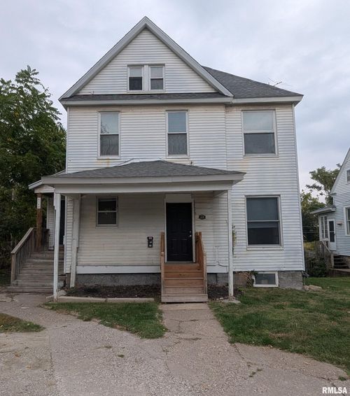 618 Douglas Ct, Davenport, IA, 52803-4301 | Card Image