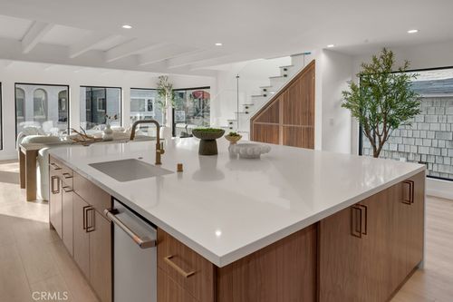 58 66th Pl, Long Beach, CA, 90803-4513 | Card Image