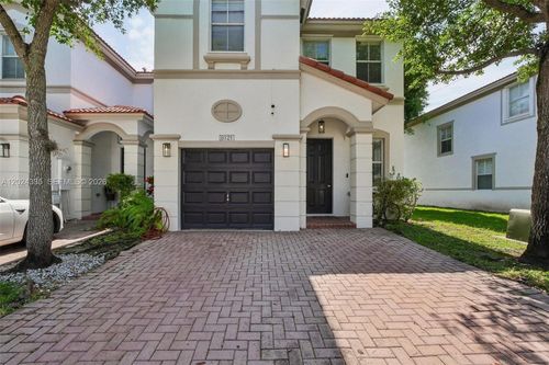 8121 Nw 108th Pl, Doral, FL, 33178-6027 | Card Image