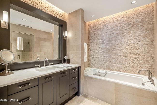 C - 141 E Meadow Dr, Condo with 2 bedrooms, 3 bathrooms and 1 parking in Vail CO | Image 21