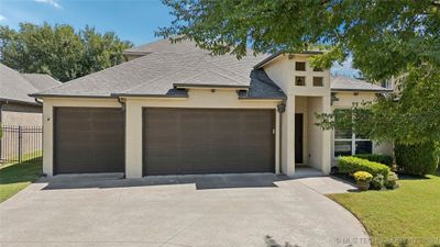 10301 S 96th East Place, House other with 4 bedrooms, 3 bathrooms and null parking in Tulsa OK | Image 3