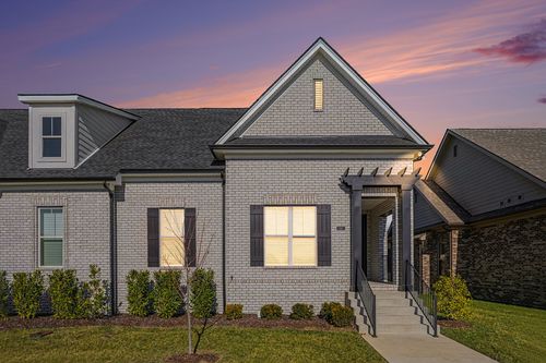 110 Nelson St, Gallatin, TN, 37066-5142 | Card Image