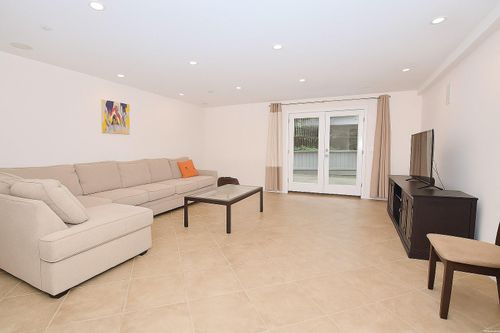 apt-1d-100 Great Neck Rd, Great Neck, NY, 11021-3342 | Card Image