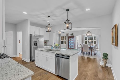 3051 Huntsman Dr, Gallatin, TN, 37066-2515 | Card Image