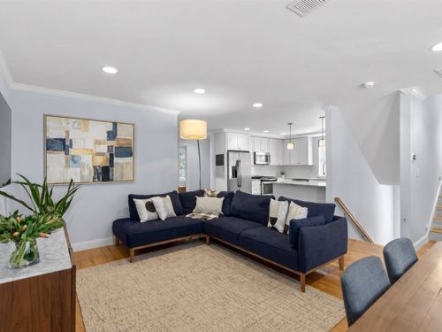 2-40 Catherine St, Boston, MA, 02131-2207 | Card Image