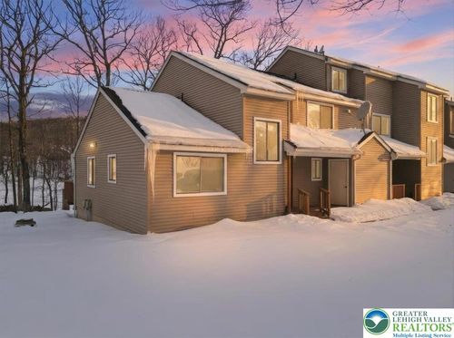 3301 Windermere Dr, Bushkill, PA, 18324-6924 | Card Image