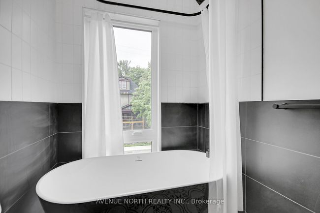 48 Brighton Ave, House attached with 5 bedrooms, 4 bathrooms and 2 parking in Ottawa ON | Image 28