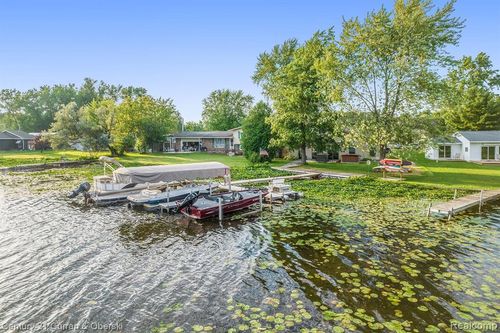 504 Olcott Lake Dr, Jackson, MI, 49201 | Card Image