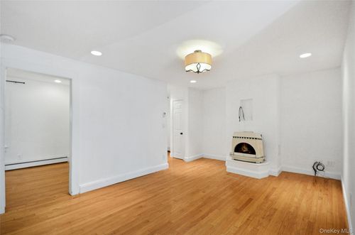 29 S Eckar St, Irvington, NY, 10533-1606 | Card Image
