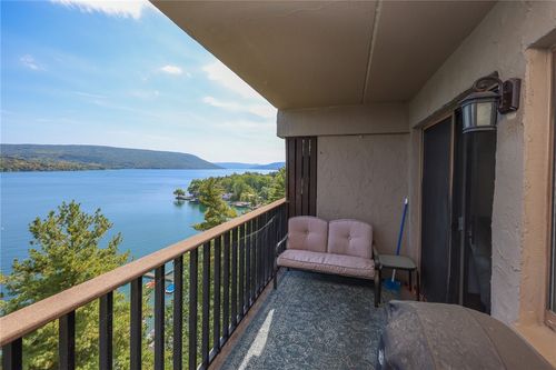 42 Cliffside Dr, Canandaigua, NY, 14424 | Card Image