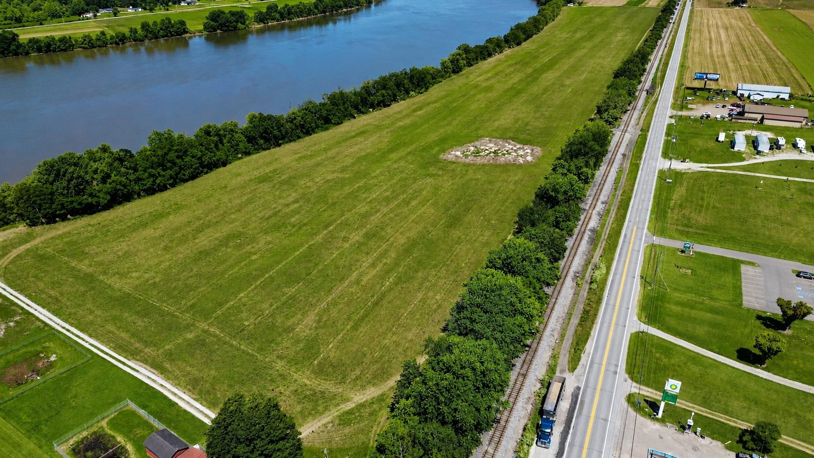 Commercial Sale in Gallipolis Ferry 3