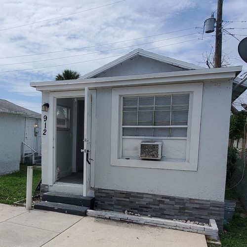 912 8th St, West Palm Beach, FL, 33401-3610 | Card Image