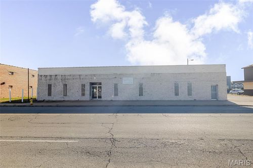 1048 State St, East Saint Louis, IL, 62201-1908 | Card Image