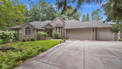 404 Ledgewood Drive, Fond Du Lac, WI, 54937 | Card Image