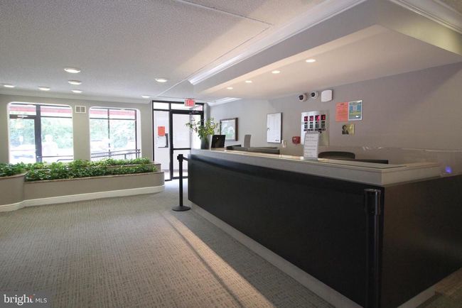 APT-425 - 2500 N Van Dorn St, Condo with 2 bedrooms, 2 bathrooms and null parking in ALEXANDRIA VA | Image 4