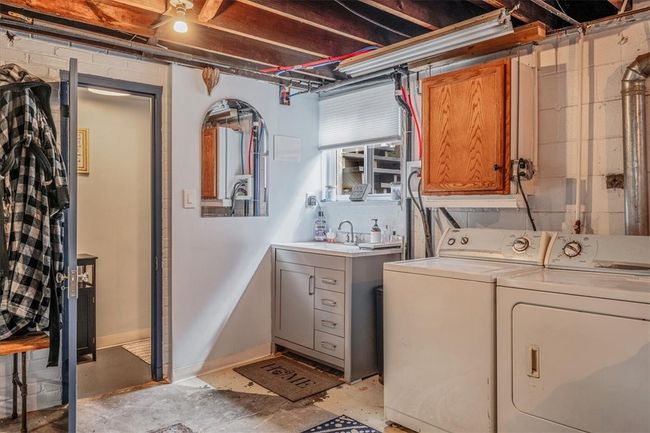 Basement vanity | Image 37