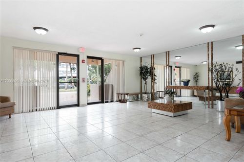 401-16751 Ne 9th Ave, North Miami Beach, FL, 33162-2594 | Card Image