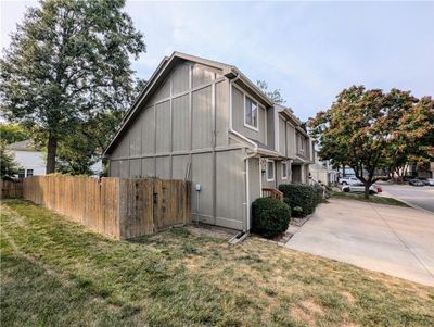 6576 Charles Street, Townhouse with 2 bedrooms, 1 bathrooms and null parking in Shawnee KS | Image 3