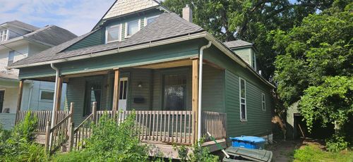 607 Logan Ave, Waterloo, IA, 50703-3737 | Card Image