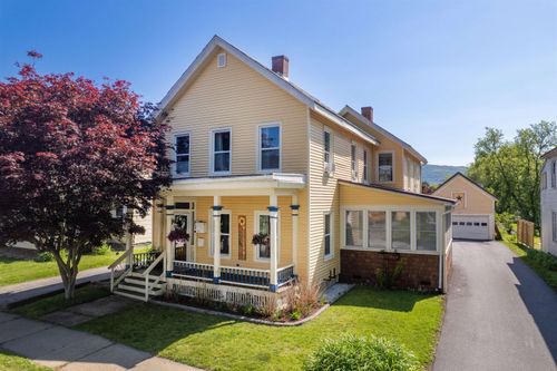 82 Brown St, Rutland, VT, 05701-3904 | Card Image