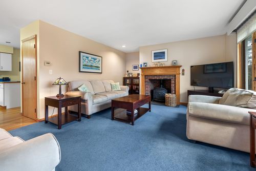8 Laramie Rd, Etna, NH, 03750-3425 | Card Image