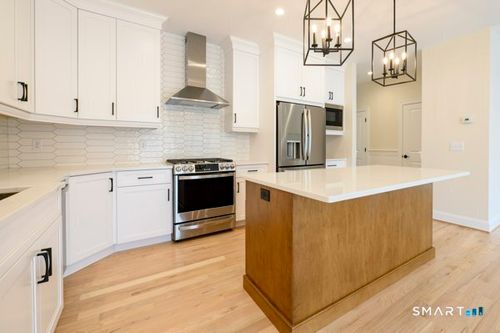 3 Yorkshire Ct, Farmington, CT, 06032-2487 | Card Image