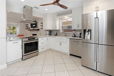 1343 Washington St, House other with 3 bedrooms, 2 bathrooms and null parking in Hollywood FL | Image 2