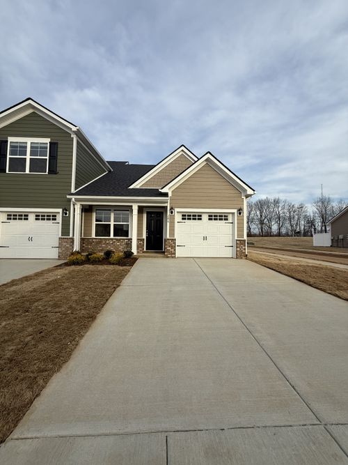 286 Selesia Ln, Pleasant View, TN, 37146-4300 | Card Image