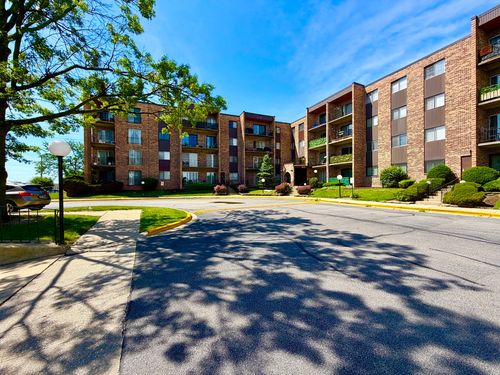317-625 W Huntington Commons Rd, Mount Prospect, IL, 60056-5252 | Card Image