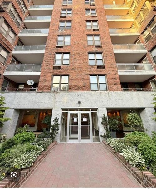 9511 Shore Rd, Brooklyn, NY, 11209-7550 | Card Image