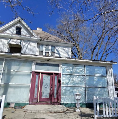 319 W Washington St, Clinton, IL, 61727-1640 | Card Image