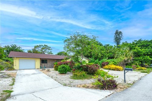 11076 Tangelo Ter, Bonita Springs, FL, 34135-5715 | Card Image